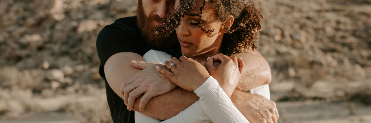 8 Important Tricks for an Outdoor Couple Photo Shoot