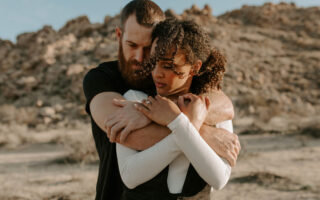 8 Important Tricks for an Outdoor Couple Photo Shoot